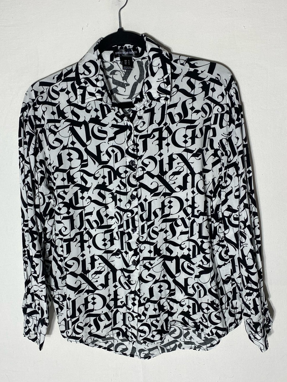 5/$25 Streetwear Society Gothic Calligraphy Script Button Up Shirt S